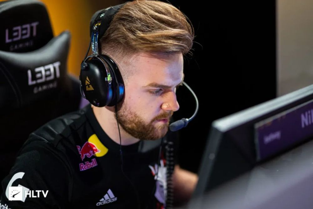 英雄联盟S12小组赛第七日总结：滔搏，寄！