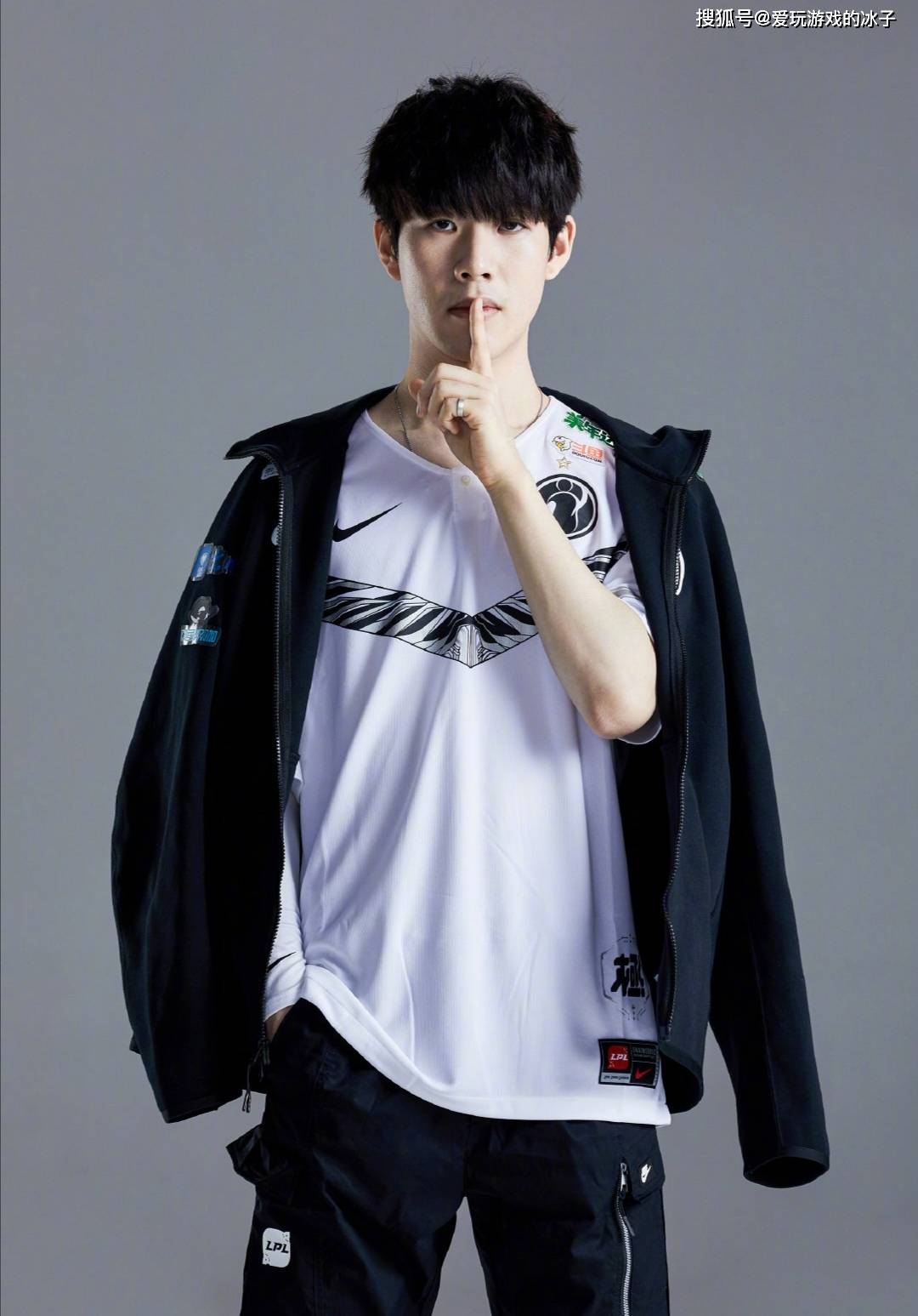 惨被BGM／KO双杀，最终战绩4胜5负的Uzi队无缘传奇杯淘汰赛