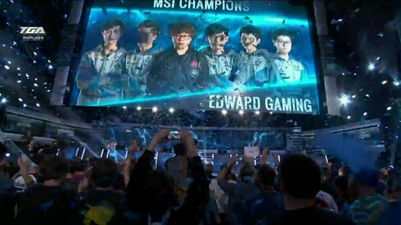 JDG告别第一赛段：继续带着坚定的信念向前，第二赛段再见