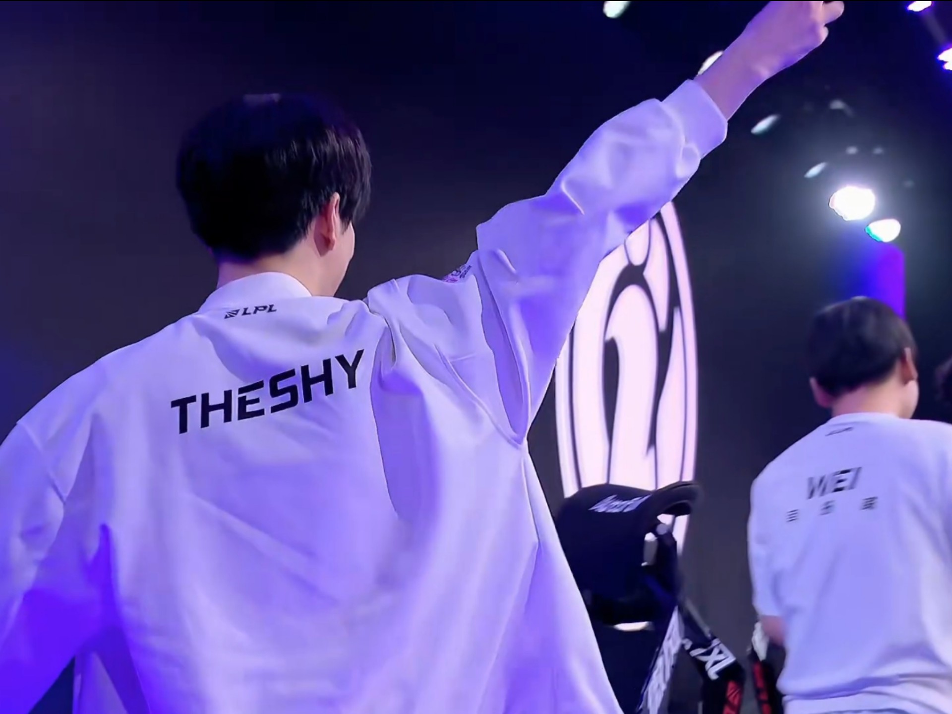 太过分了！Mayumi遭公寓门卫骚扰威胁